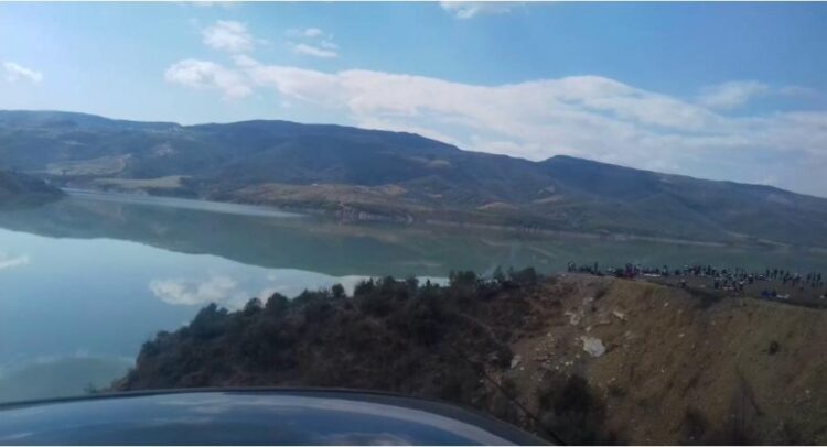 U vetëmbyt në liqenin e Banjës, polumbarët gjejnë trupin e 30-vjeçarit