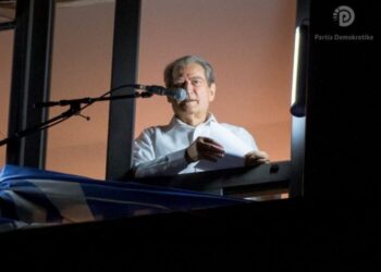 “Shqipëria, vendi me të ardhurat më të ulëta”, Berisha: Kullat e drogës vendosën tiraninë e çmimeve