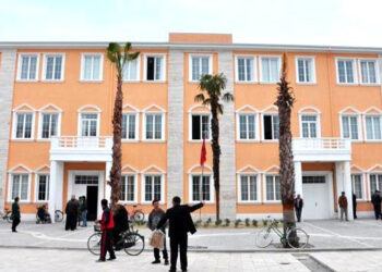 Bashkitë nuk ofrojnë shërbime për të moshuarit dhe të rinjtë