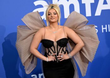 E kritikojnë për peshën, Bebe Rexha ka një mesazh për ta!