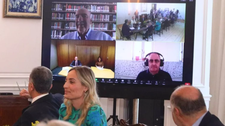 Mitsotakis mbledhje me eurodeputetët fitues, Fredi Beleri shfaqet live nga burgu