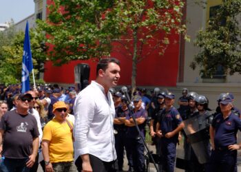 Këlliçi thirrje Dumanit: Çfarë pret që nuk e arreston një plehrë dhe hajdut si Veliaj