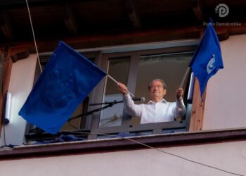 Berisha: Këta të pashpirt nuk dëgjojnë klithmat e atyre që vuajnë, por shohin vetëm xhepat e tyre