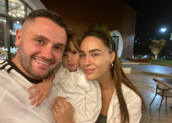 Zhurma e divorcit, Xhensila “surprizon” në mënyrën që askush se priste Besin/ FOTO