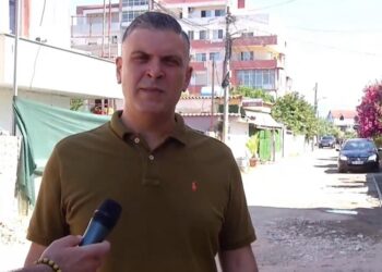 Blushi: Veliaj në vend që të mbushë gropat në rrugë, mbush vetëm xhepat e tij