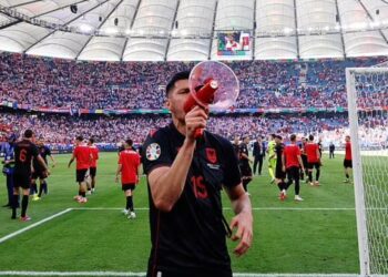 “Falja është burrërore”, Daku kërkon ndjesë për koret pas ndeshjes me Kroacinë