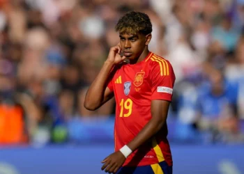 “T’i bëjmë ne detyrat e shkollës, vetëm mos na bëj gol”, shqiptarët ngacmojnë yllin 16-vjeçar të Spanjës