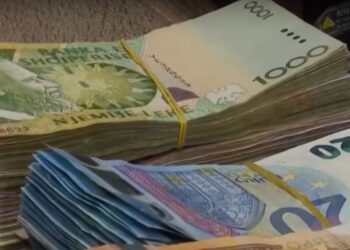 Mbi 55% e punonjësve nën pagën mesatare, shtohen ata me rroga minimale