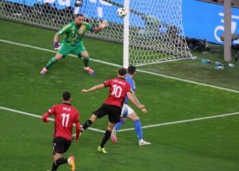 ITALI-SHQIPËRI/ Kuqezinjtë duan barazimin, pjesën e dytë në sulm