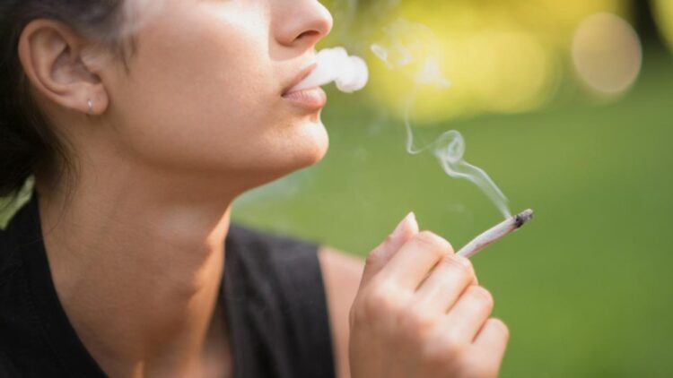 ISHP: Marjuana po shkakton çrregullime mendore tek adoleshentet