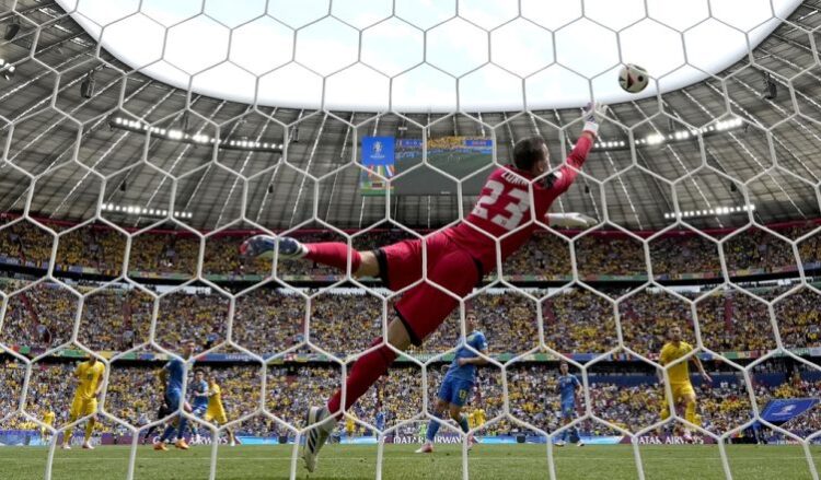 Nuk përmbahet Rumania, shënojnë edhe dy gola kundër Ukrainës (Video)