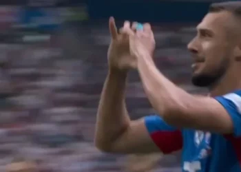 ANGLI-SLLOVAKI/ Shtangen ‘Tre Luanët”, sllovakët kalojnë në avantazh