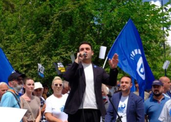 Këlliçi apel krerëve të policisë: Hajdutë, arrestoni Veliajn dhe mos goditni qytetarët