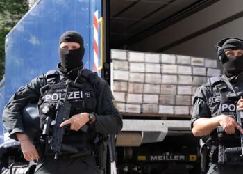 Operacion antidrogë/ Sekuetrohen afro 36 ton kokainë, mes të arrestuarve edhe një shqiptar