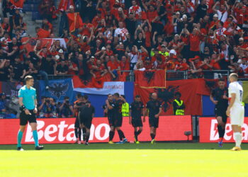 UEFA gjobit sërish FSHF-në për incidentet nga tifozët kuqezi gjatë ndeshjes Kroaci -Shqipëri