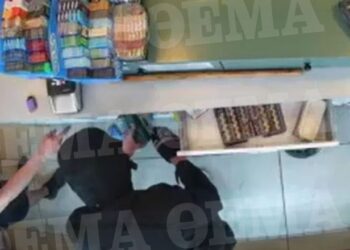 Nën kërcënimin e thikës i riu shqiptar grabiste bizneset në Greqi, përfundon në pranga/ VIDEO