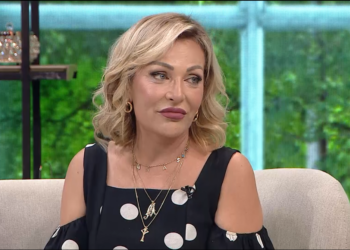 “Nuk shkon asgjë mirë”, Maya flet në Living Room për divorcin: Më kanë lënduar mua dhe djalin