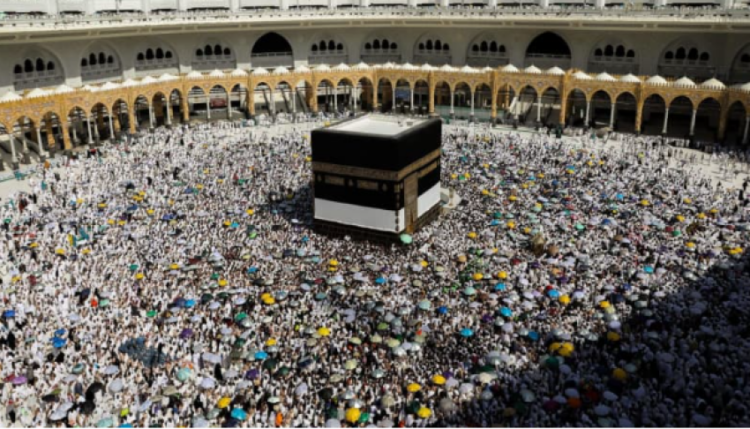Temperatura ekstreme deri në 46 gradë, vdesin 14 pelegrinë gjatë Haxhit në Mekë