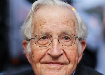 Ndërron jetë në moshën 95-vjeçare intelektuali Noam Chomsky