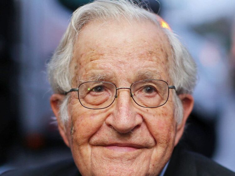 Ndërron jetë në moshën 95-vjeçare intelektuali Noam Chomsky