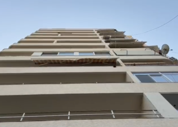 E moshuara i jep fund jetës në Vlorë, hidhet nga kati i pestë i pallatit (Emri)