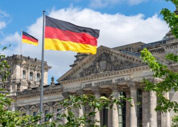 Gjermania njofton uljen e taksave prej 23 miliardë euro për të ndihmuar familjet e prekura nga inflacioni