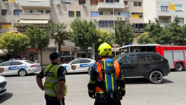 Tronditet Shkodra/ Shpërthim pranë një dyqani, policia në vendngjarje