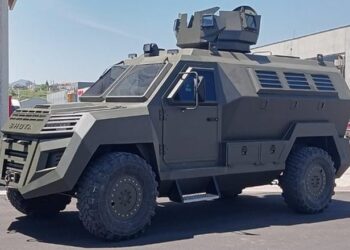 Makina e parë ushtarake shqiptare, “Shota” prezantohet në Panairin e Parisit