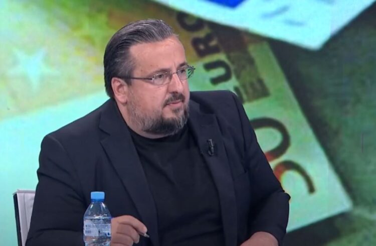 Rritja e pagave të administratës, Teliti: Hap i vonuar, duhej të merrej para se të largoheshin shqiptarët