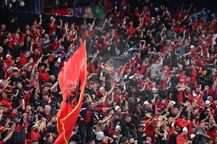 “Tifozeria më e bukur në botë”, kapiten Gjimshiti analizon ndeshjen: Çfarë nuk shkoi ndaj Italisë