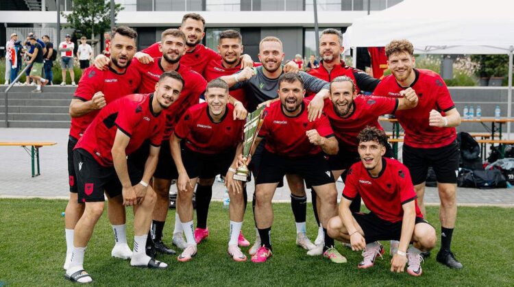 Fiton Kupën/ Shqipëria triumfon në turneun e fansave në Gjermani, mposht vendasit në finale