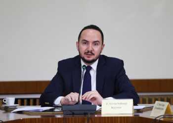 Salianji bënë ironi me socialistet në “TIMS”: Do e bëjmë me dyer të mbyllura, si lakuriqë nate!