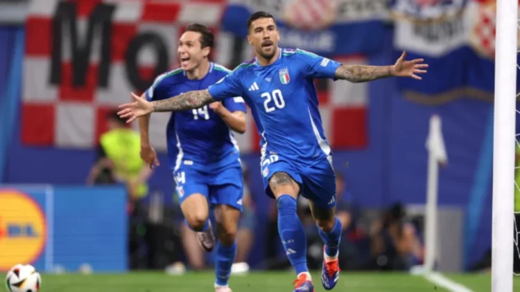 Surprizë në minutën e fundit, Italia rrëmben një pikë dhe eliminon Kroacinë