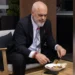 Rama i fton britanikët në Shqipëri duke “refuzuar” ushqimin anglez