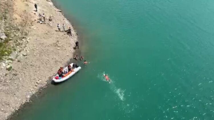 Në përvjetorin rënies së dëshmorit Enver Zymberi, Policia bën ceremoni në liqenin e Ujmanit