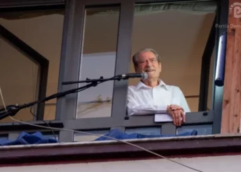 Berisha-himariotëve: Vota për opozitën do të thotë asnjë qindarkë për tunelin