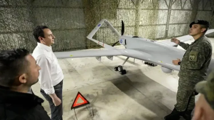 Dronët vëzhguan ushtrinë serbe/ Kosova i përgjigjet Serbisë: Qëllimi i “Bayraktar-ëve”…