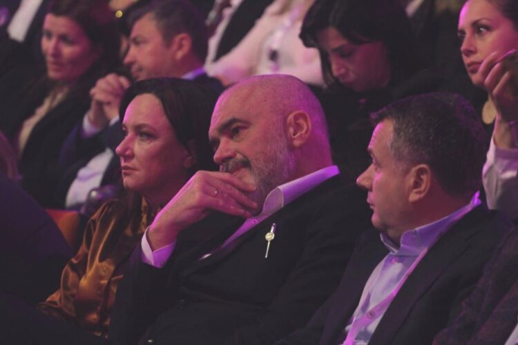 Rama shtrëngon pushtetin mbi partinë, mbledh nesër Kongresin për zgjedhjen e Asamblesë