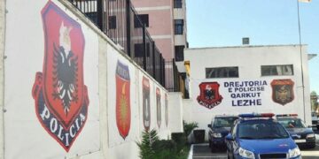 Dy rinj marrin në makinë të miturin në Lezhë dhe e nxjerrin live në Tik Tok duke e ngacmuar s*eksualisht