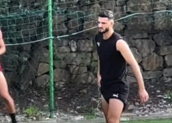 Në udhëkryq për të ardhmen, Armando Broja nis stërvitjen në Tiranë