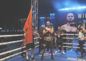 Nelson Hysa kampion Europe, fiton titullin WBO për peshat e rënda!