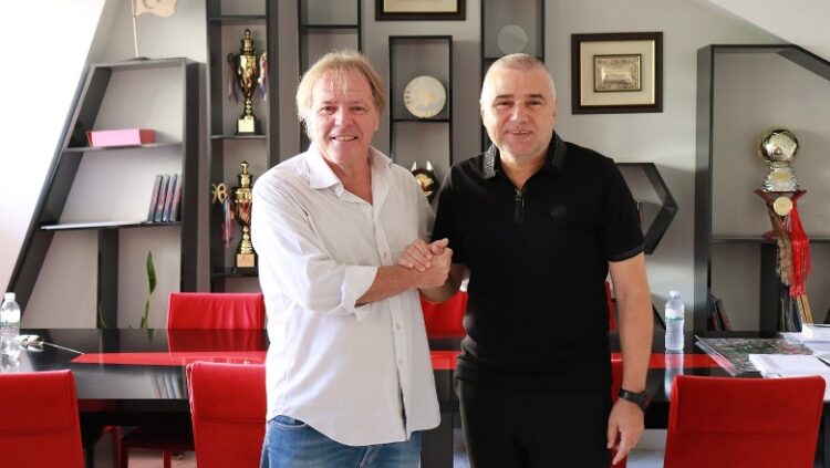 Flamurtari prezanton trajnerin italian, synon rikthimin në Superiore