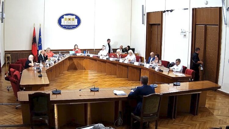 “Sterilizimi”, shtyhet afati i punës së Komisionit Hetimor! Ja deri kur do të vijojnë punimet