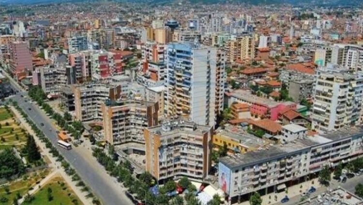 Rivlerësimi i pronave deri në shtator 2025, propozohet tatim më i ulët, 2-3%