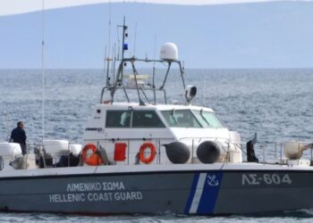 Greqia mohon akuzat e Turqisë se ka shtyrë migrantët në territorin turk