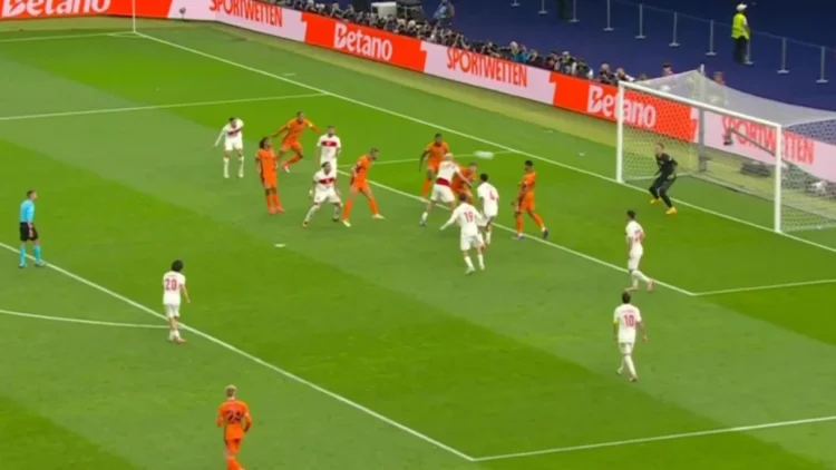 Holanda përmbys rezultatin me dy gola, Turqia në disavantazh (VIDEO)