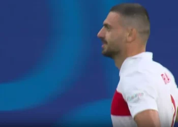 Goool! Turqit kalojnë menjëherë në avantazh