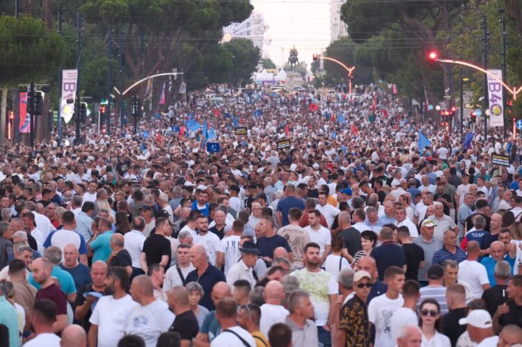 Berisha pas protestës: Cunami i paparë i 11 korrikut dridhi narkokracinë