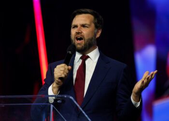 Zgjedhjet në SHBA/ Donald Trump zgjedh një marins kandidatin e tij për zv.president