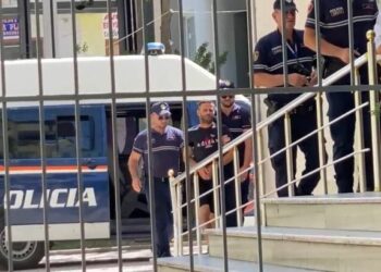 Vrasja në Fier/ Nëna e autorit përballet me nusen: Ti e more më qafë Xhimin; 27-vjeçarja: Kam regjistrime….